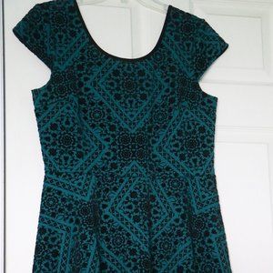 Retro Looking Sleeveless Dress